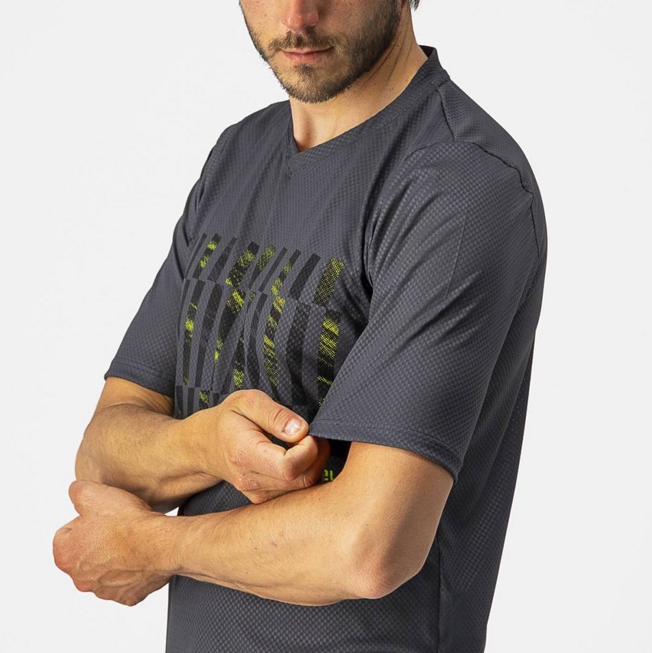 castelli castelli t-shirt trail tech tee - dark gray/black/electric lime