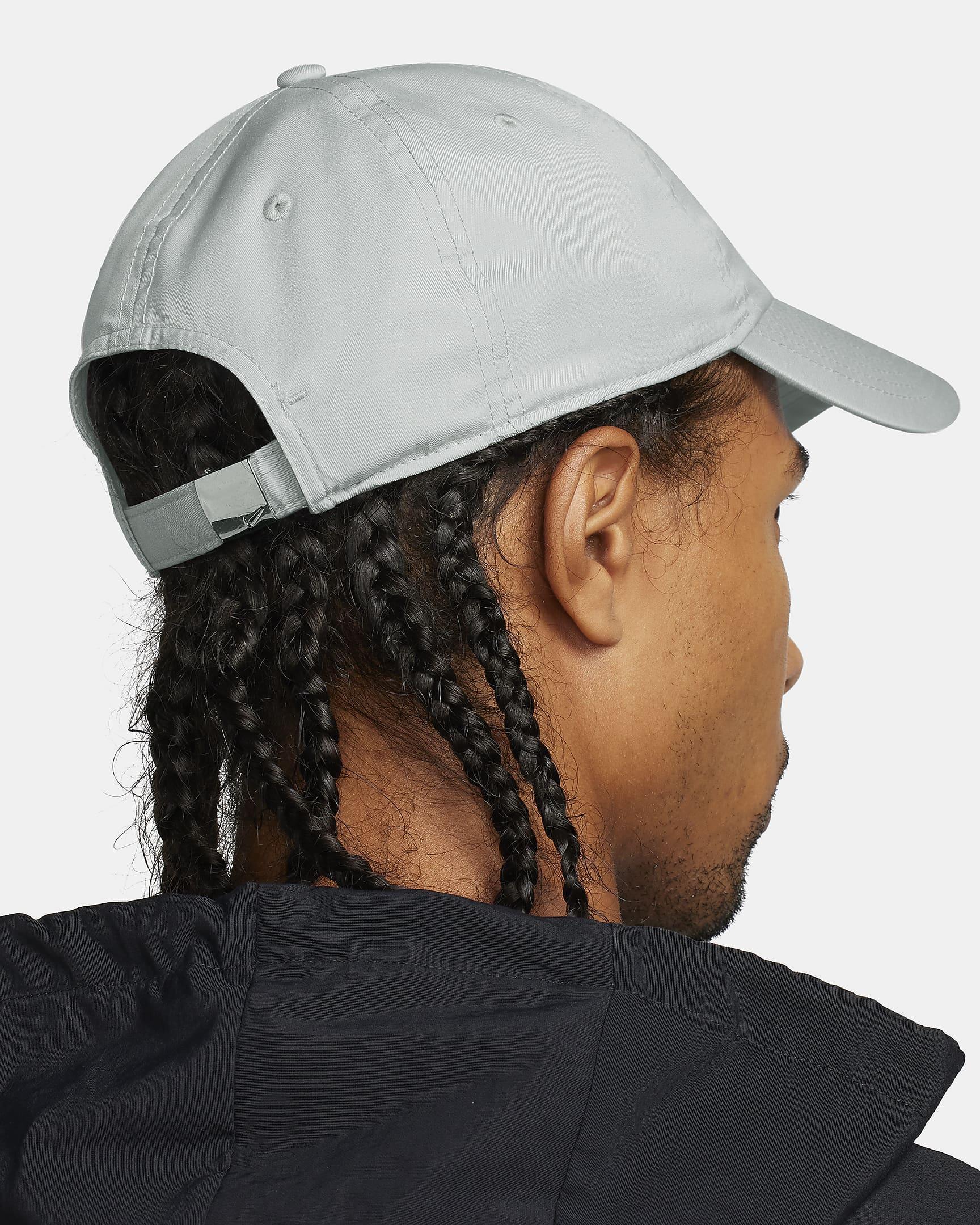 NIKE CAPPELLO DRI-FIT CLUB SWOOSH UNISEX FB5372-077