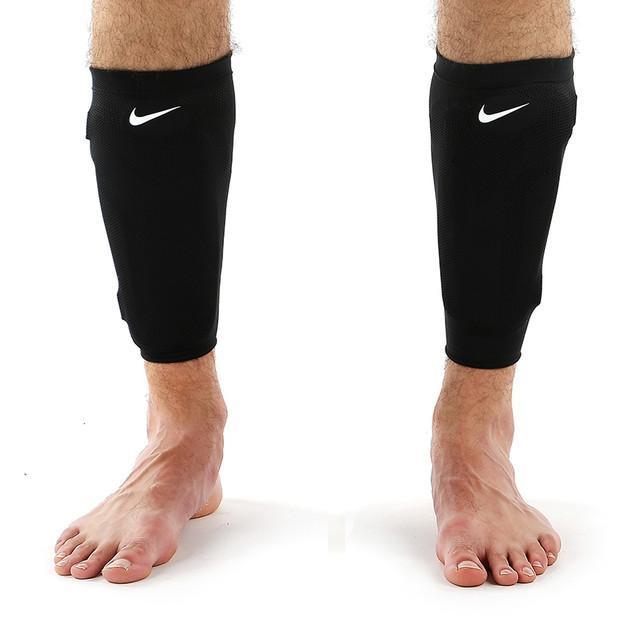 NIKE GUARD LOCK  MANICOTTI PARASTINCHI UOMO NERO SE0174-011